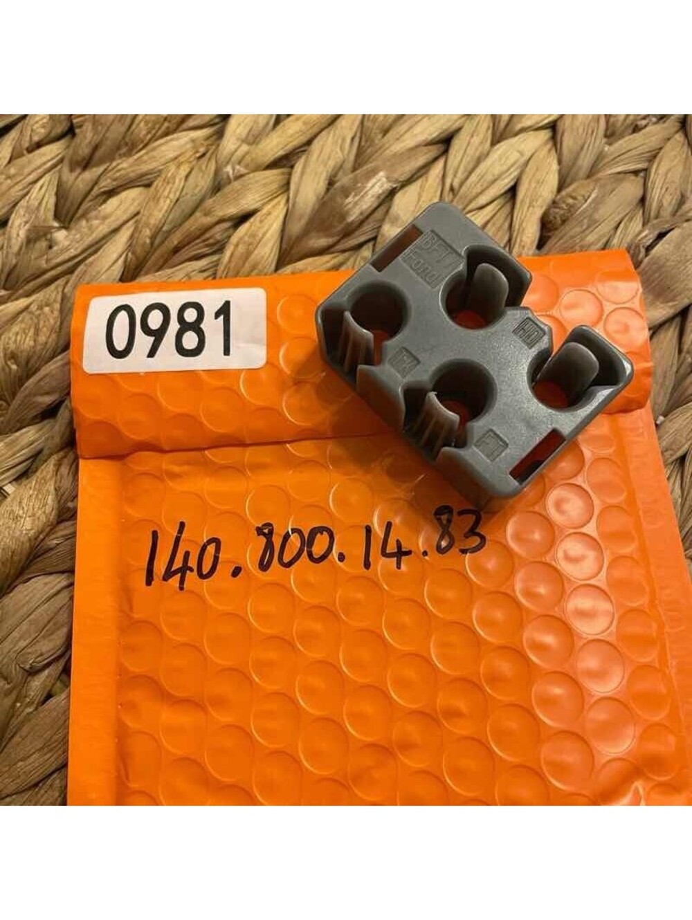 ✅Mercedes W140 PSE Vacuum Pump Hose Connector Manifold 1408001483 #️⃣0981